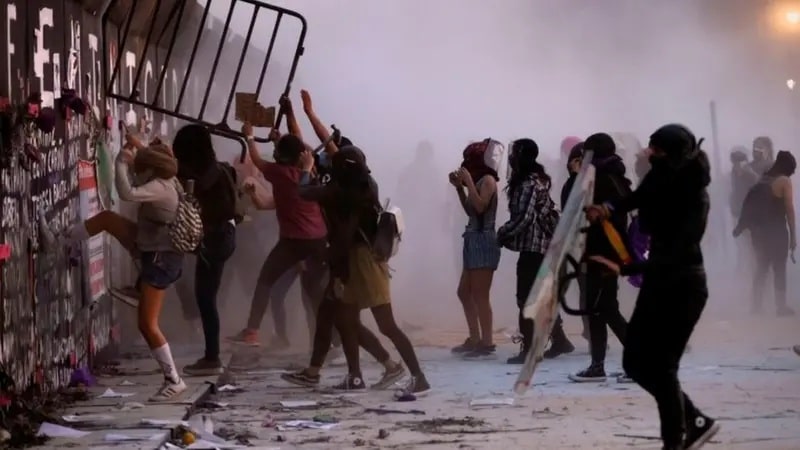 Femministe sempre più coinvolte in atti di estremismo violento