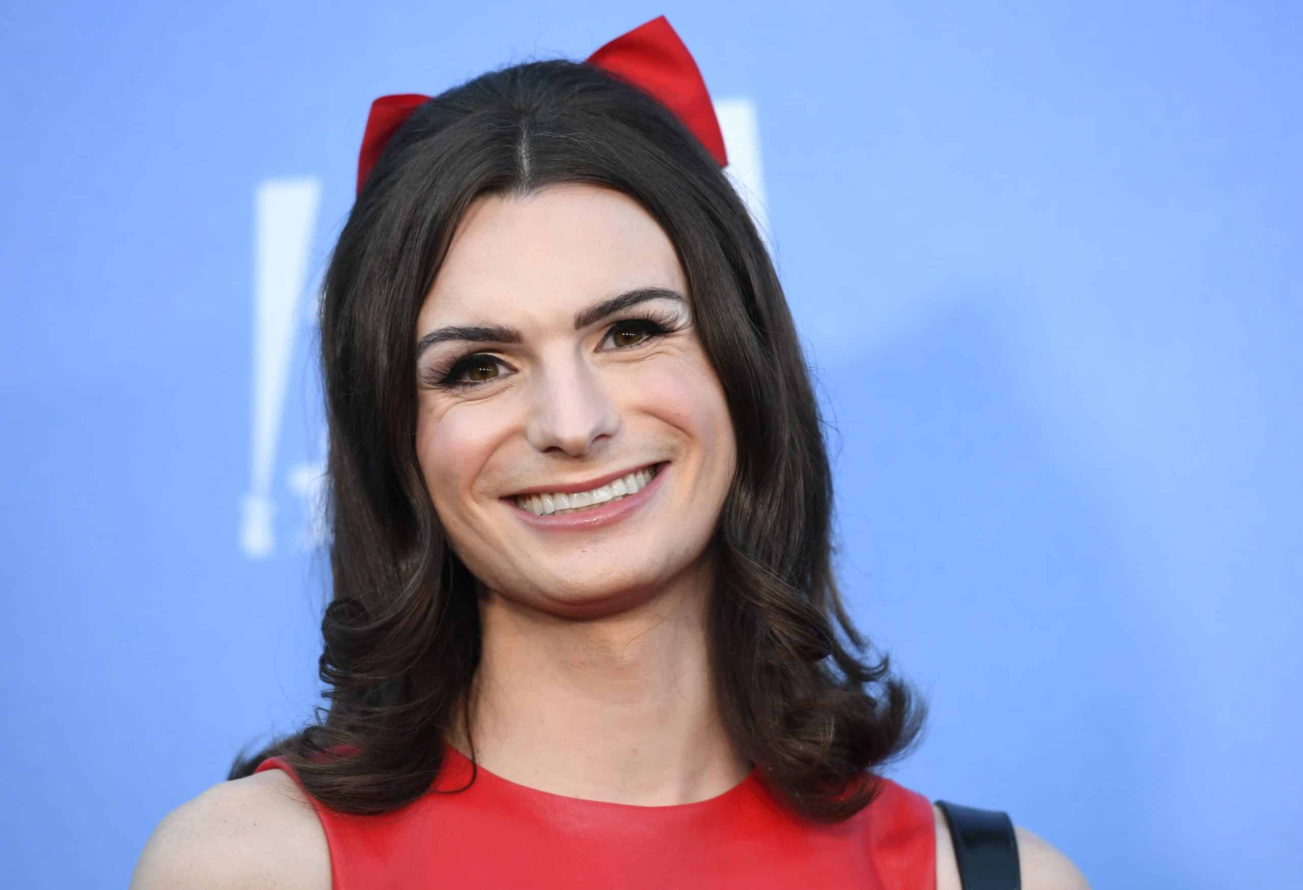 david mulvaney transgender gender uomini donne maschile femminile days of girlhood tiktoker passing dress code