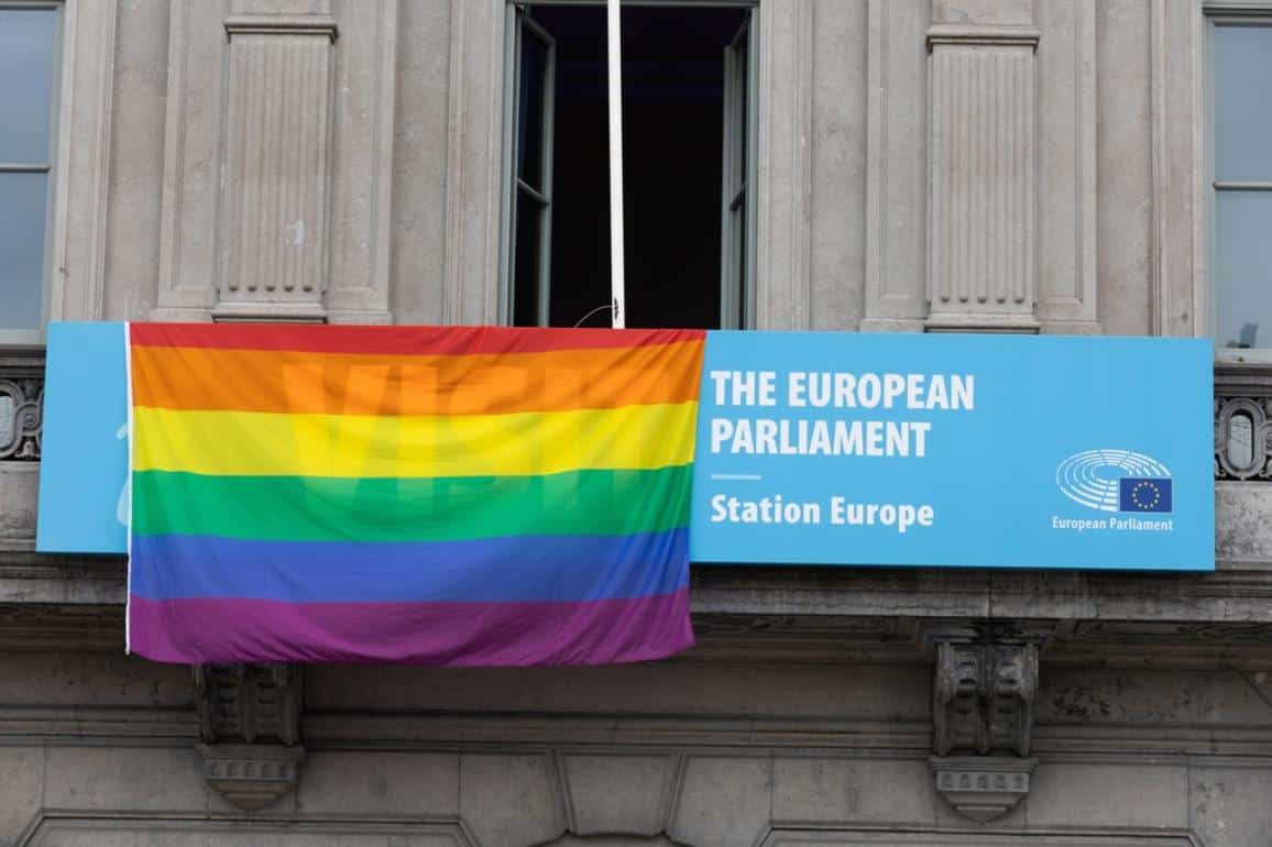 unione europea consiglio d'europa lgbt lgbtqi arcobaleno strategia uguaglianza diritti gender woke propaganda ideologia fondi pubblici soldi pubblici