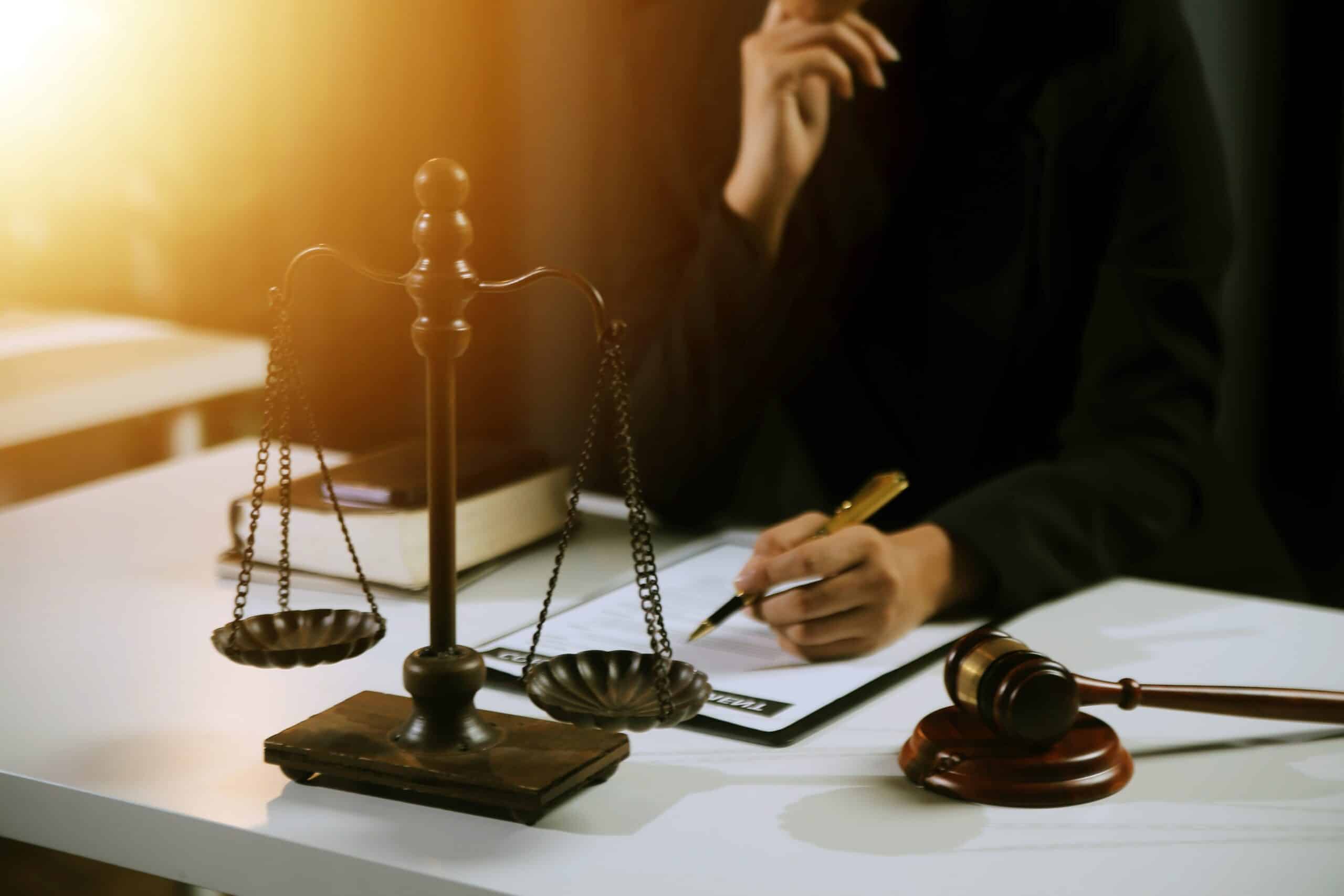 La persecuzione degli uomini tramite false accuse: il vero allarme