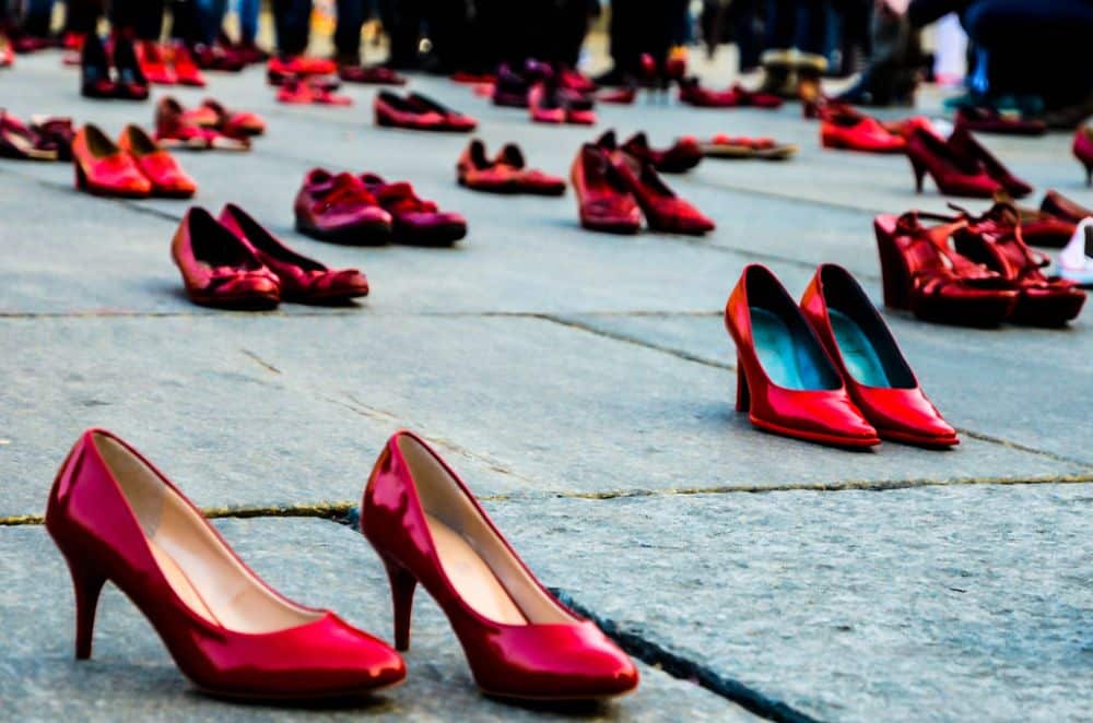 violenza donne, scarpe rosse, ISTAT