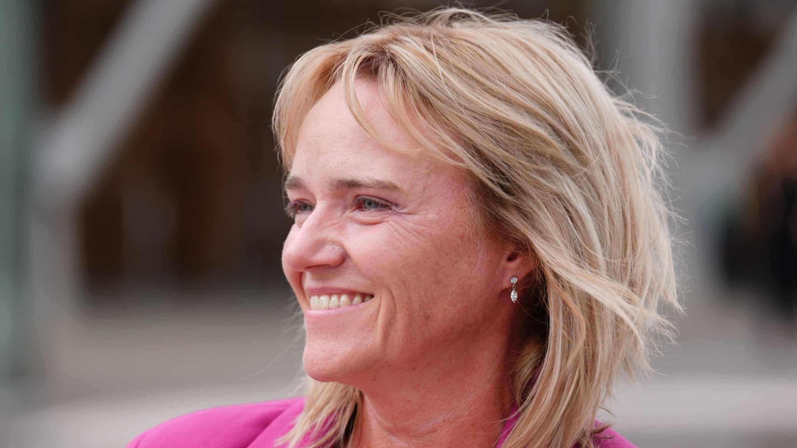 donne uomini bagni spogliatoi riservati per sesso sandie peggie nhs fife transgender gender lgbt lgbtq queer processo scozia