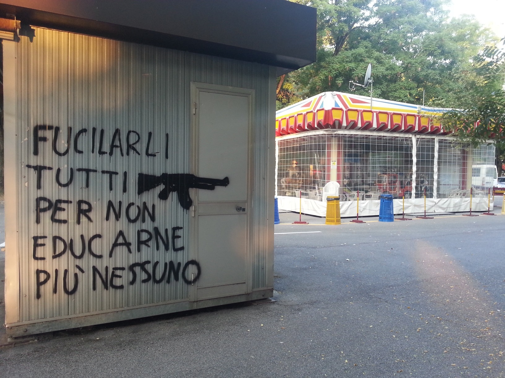 festa della donna, slogan, fucilarli tutti