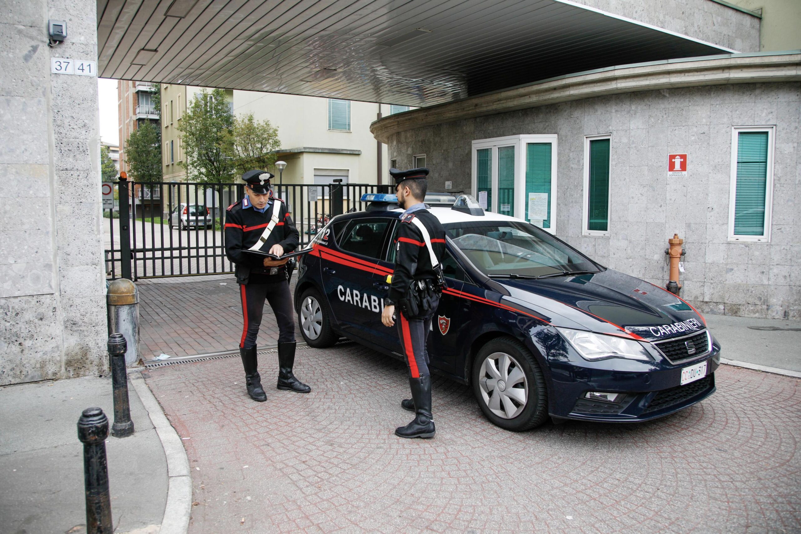 La regola del mainstream: il carnefice è sempre uomo 1 carabinieri, mainstream